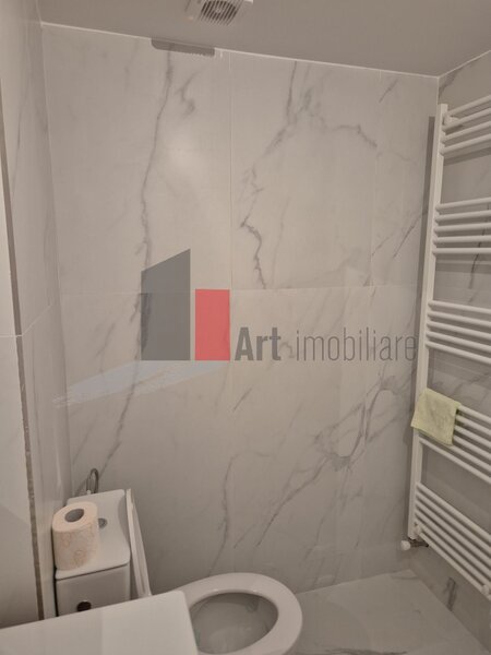 Doua camere, apartament in Cartier Solar
